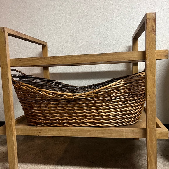 Vintage handwoven basket MCM rustic decor - Picture 3 of 4